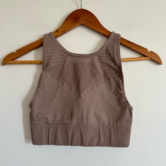 Varley Seamless Laser Cut Comfy Langley Mauve Tan Sports Bra size XXS/XS EUC - Picture 1 of 6